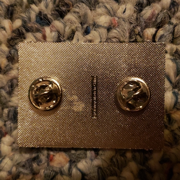 Epcot Holidays Around the World 2001 Pin - Picture 2 of 2